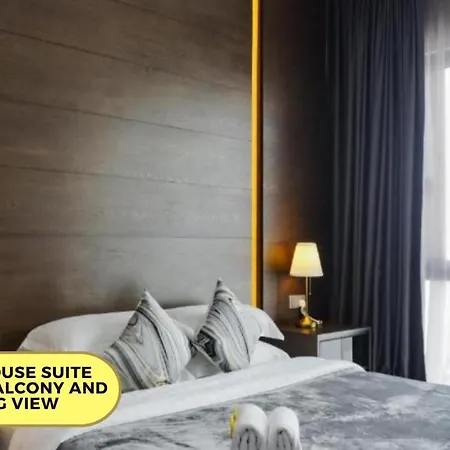 7Stonez Suites Geo38 Genting Highlands Exterior photo Deluxe Suite